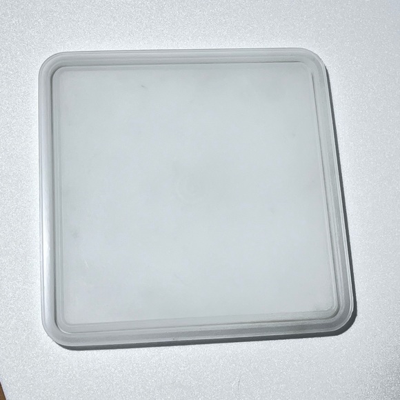 **Vintage Tupperware Square Container with Lid - Picture 12 of 13